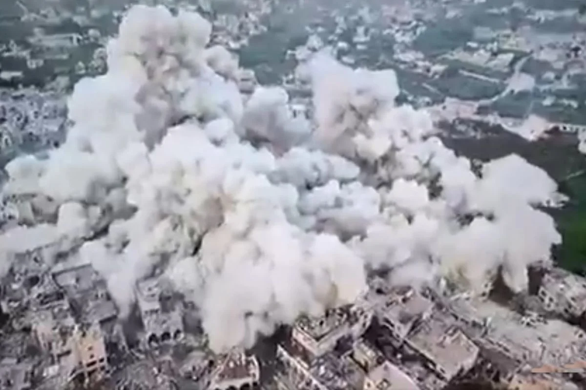 Ateşkese rağmen: İsrail, Lübnan’da bir mahalleyi yok etti